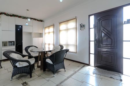 Entrada de casa para alugar com 3 quartos, 320m² em Vila Natal, Mogi das Cruzes