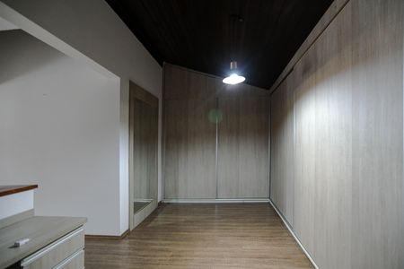 Casa para alugar com 320m², 3 quartos e 10 vagasEscritório
