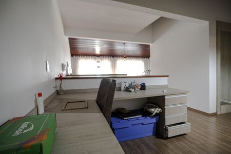 Casa para alugar com 320m², 3 quartos e 10 vagasEscritório