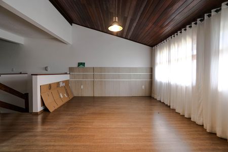 Casa para alugar com 320m², 3 quartos e 10 vagasLiving