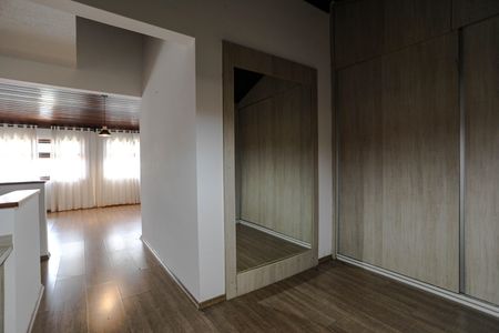 Casa para alugar com 320m², 3 quartos e 10 vagasEscritório
