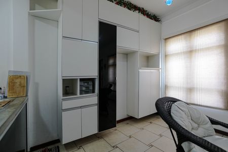 Casa para alugar com 320m², 3 quartos e 10 vagasEntrada