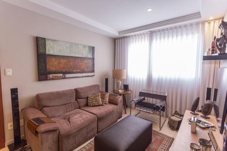 Sala de apartamento à venda com 2 quartos, 64m² em Serra, Belo Horizonte
