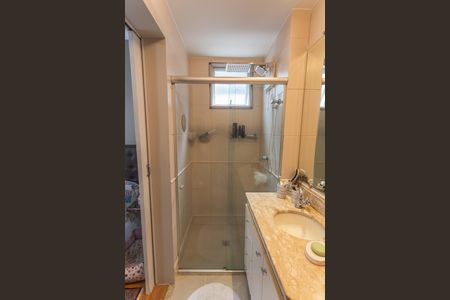 Apartamento à venda com 64m², 2 quartos e 2 vagasBanheiro da Suíte