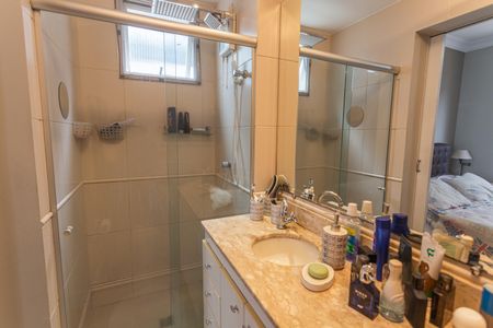 Apartamento à venda com 64m², 2 quartos e 2 vagasBanheiro da Suíte