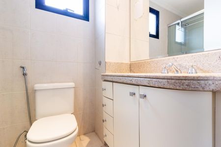 Apartamento à venda com 71m², 1 quarto e 2 vagasBanheiro da Suíte