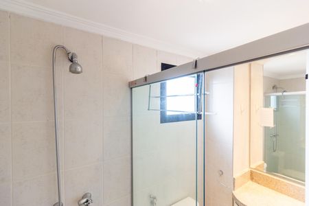 Apartamento à venda com 71m², 1 quarto e 2 vagasBanheiro da Suíte