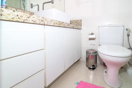 Apartamento à venda com 55m², 2 quartos e 1 vaga Apartamento à venda com 55m², 2 quartos e 1 vagaBanheiro da Suíte
