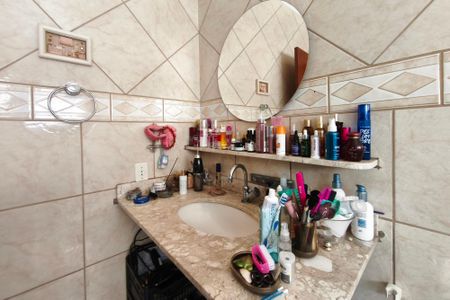 Casa à venda com 240m², 5 quartos e 3 vagasBanheiro Suíte