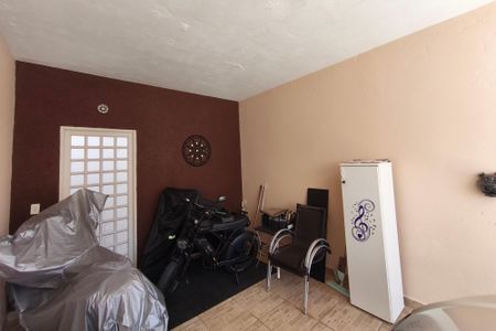 Casa à venda com 240m², 5 quartos e 3 vagasQuintal - Garagem