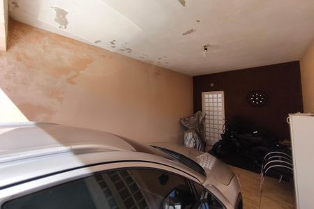 Casa à venda com 240m², 5 quartos e 3 vagasQuintal - Garagem