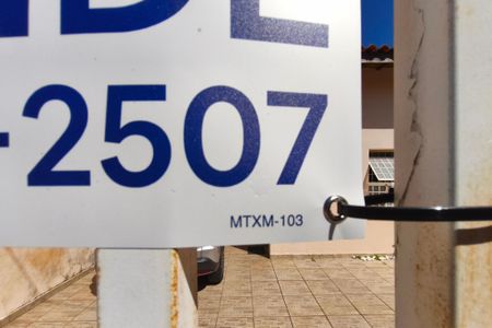 Casa à venda com 240m², 5 quartos e 3 vagasPLACA INSTALADA NA FACHADA 