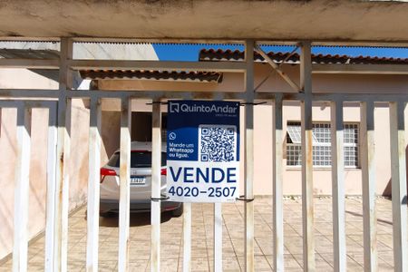 Casa à venda com 240m², 5 quartos e 3 vagasPLACA INSTALADA NA FACHADA