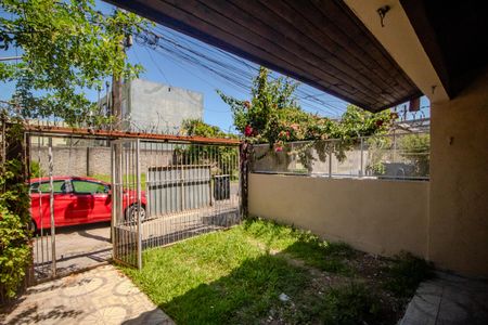 Casa à venda com 110m², 2 quartos e 2 vagas Casa à venda com 110m², 2 quartos e 2 vagasGaragem