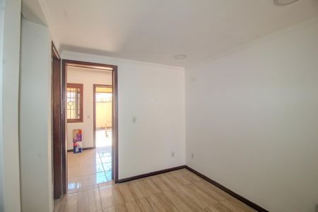 Casa à venda com 110m², 2 quartos e 2 vagas Casa à venda com 110m², 2 quartos e 2 vagasSala