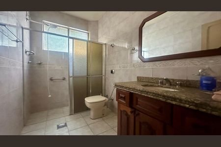 Banheiro  de apartamento à venda com 3 quartos, 110m² em Santo Antônio, Belo Horizonte