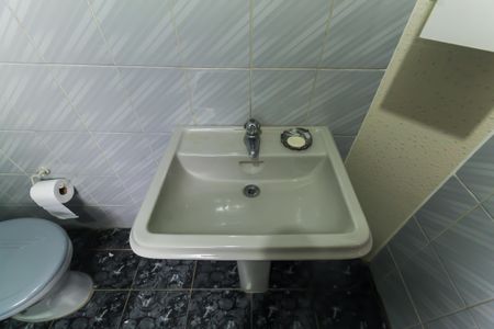 Casa para alugar com 340m², 3 quartos e 8 vagas Casa para alugar com 340m², 3 quartos e 8 vagasBanheiro de serviço