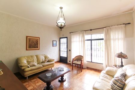 Casa para alugar com 340m², 3 quartos e 8 vagas Casa para alugar com 340m², 3 quartos e 8 vagasSala