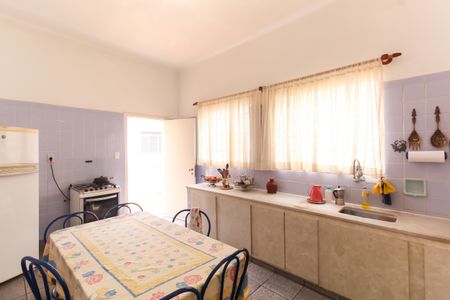 Casa para alugar com 340m², 3 quartos e 8 vagas Casa para alugar com 340m², 3 quartos e 8 vagasCozinha