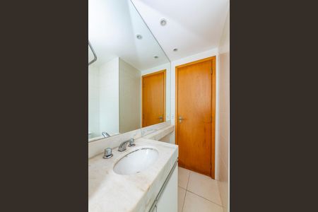 Apartamento à venda com 86m², 3 quartos e 2 vagas Apartamento à venda com 86m², 3 quartos e 2 vagasBanheiro Social