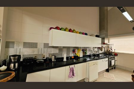 Casa de condomínio à venda com 393m², 4 quartos e 6 vagas