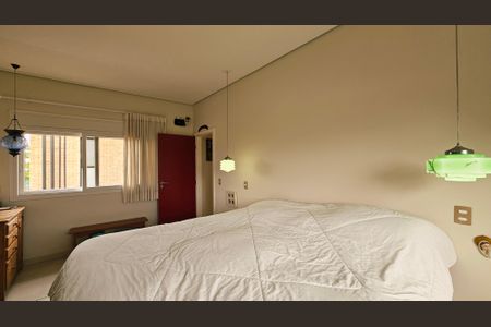 Casa de condomínio à venda com 393m², 4 quartos e 6 vagas