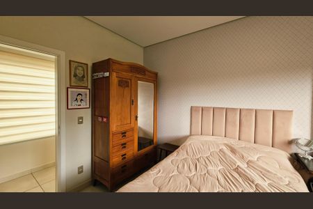 Casa de condomínio à venda com 393m², 4 quartos e 6 vagas