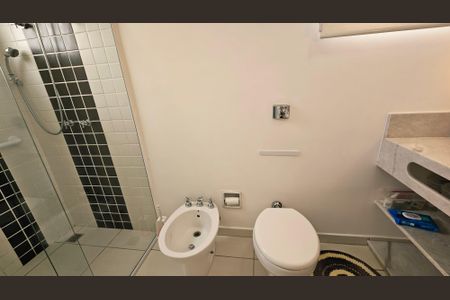 Casa de condomínio à venda com 393m², 4 quartos e 6 vagas