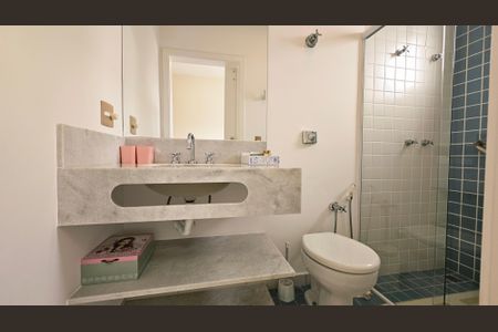 Casa de condomínio à venda com 393m², 4 quartos e 6 vagas