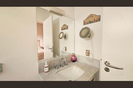 Casa de condomínio à venda com 393m², 4 quartos e 6 vagas