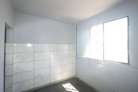 Quarto de kitnet/studio para alugar com 1 quarto, 58m² em Inhoaíba, Rio de Janeiro