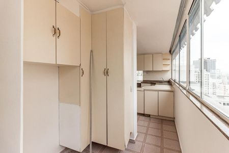 Apartamento à venda com 200m², 2 quartos e 1 vagaÁrea de Serviço