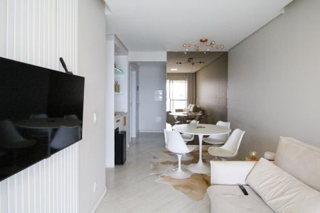 Apartamento à venda com 67m², 2 quartos e 1 vagaSala