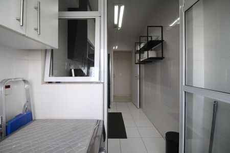 Apartamento à venda com 67m², 2 quartos e 1 vagaÁrea de Serviço