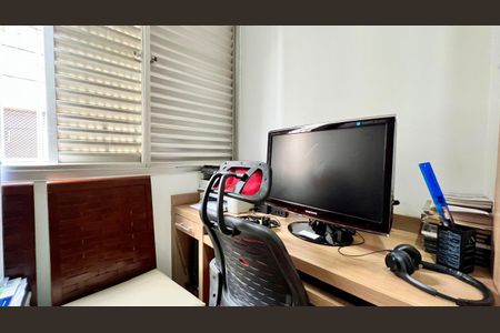 Apartamento à venda com 120m², 4 quartos e 2 vagasEscritório