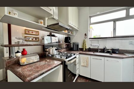 Apartamento à venda com 120m², 4 quartos e 2 vagasCozinha