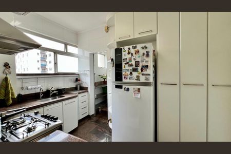 Apartamento à venda com 120m², 4 quartos e 2 vagasCozinha