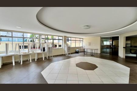 Apartamento à venda com 120m², 4 quartos e 2 vagasÁrea comum - Salão de festas