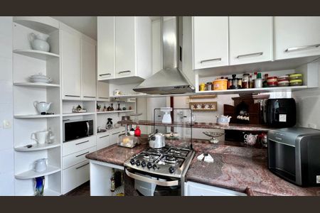 Apartamento à venda com 120m², 4 quartos e 2 vagasCozinha