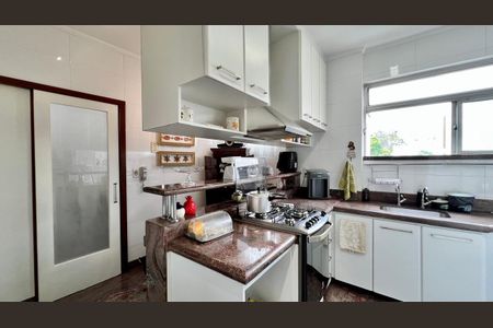 Apartamento à venda com 120m², 4 quartos e 2 vagasCozinha