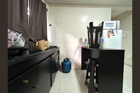 Cozinha de casa para alugar com 1 quarto, 24m² em São João do Rio Vermelho, Florianópolis