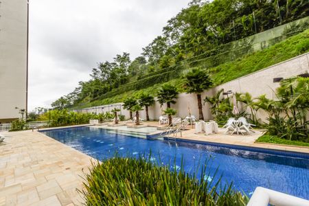 Casa de condomínio à venda com 73m², 2 quartos e 2 vagasPiscina