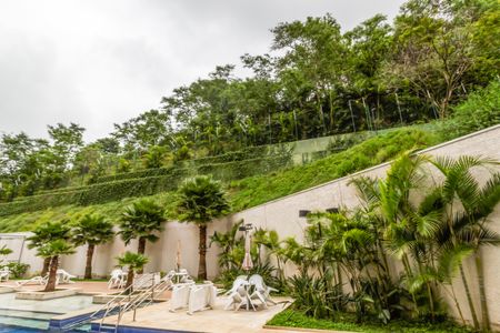 Casa de condomínio à venda com 73m², 2 quartos e 2 vagasPiscina