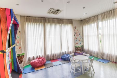 Casa de condomínio à venda com 73m², 2 quartos e 2 vagasBrinquedoteca