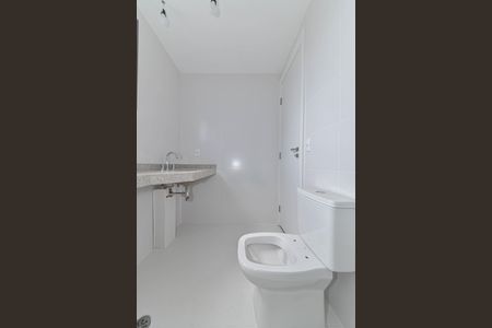 Apartamento à venda com 76m², 2 quartos e 1 vaga Apartamento à venda com 76m², 2 quartos e 1 vagaBanheiro da Suíte 2