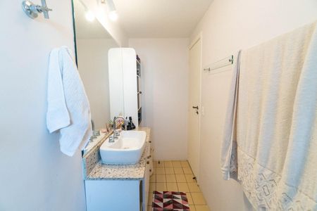 Apartamento à venda com 75m², 2 quartos e 1 vagaBanheiro