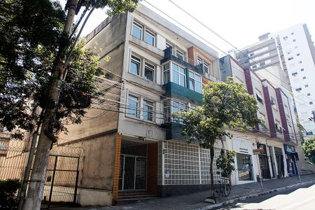 Apartamento para alugar com 75m², 2 quartos e sem vagaFachada