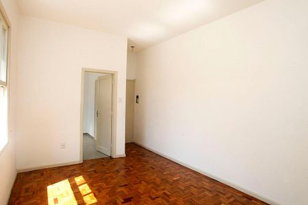 Sala de apartamento para alugar com 2 quartos, 75m² em Petrópolis, Porto Alegre