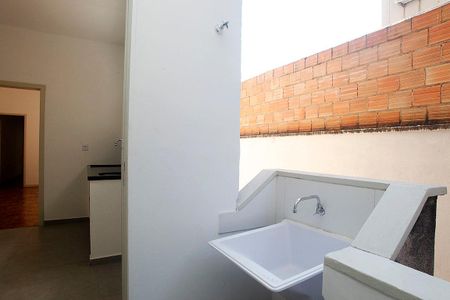 Apartamento para alugar com 75m², 2 quartos e sem vagaCozinha + Área de Serviço + Despensa