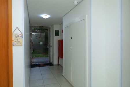 Apartamento para alugar com 42m², 2 quartos e sem vagaÁrea comum - Saguão do prédio